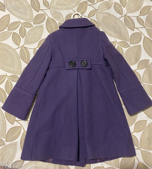 продам пальто для девочки