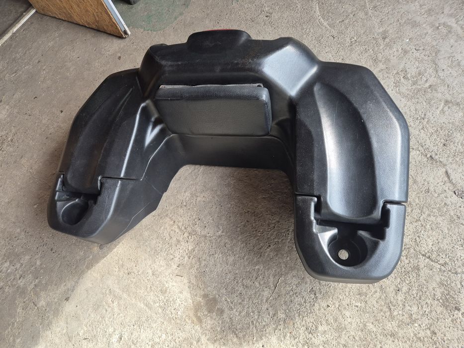 Lada atv...in stare foarte buna cu sistem prindere si 2 chei...