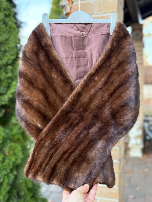 Vând capă din blana naturala de vizon