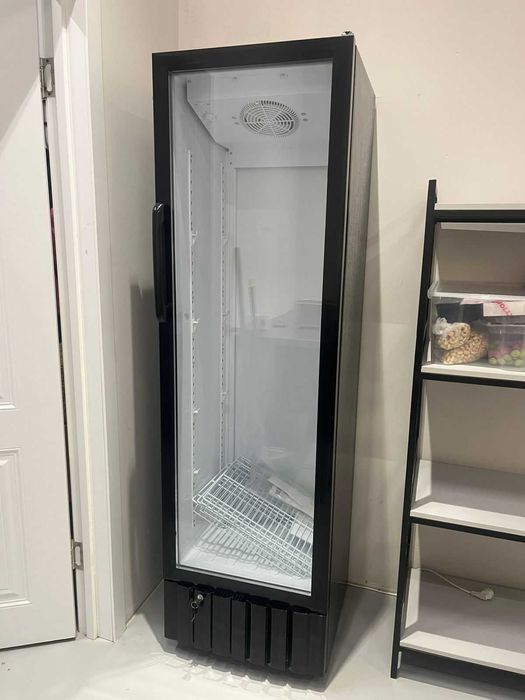 Витринный холодильник