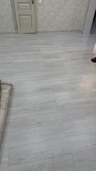 Продам ламинат  в отличном состояний