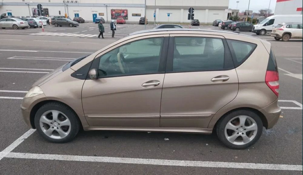 Masina Mercedes clasa a 1.5