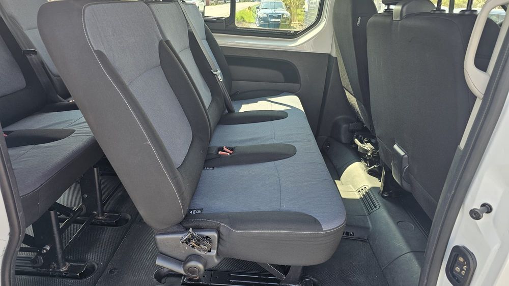 Opel Vivaro 1.6 D 140 cp 9 locuri model lung