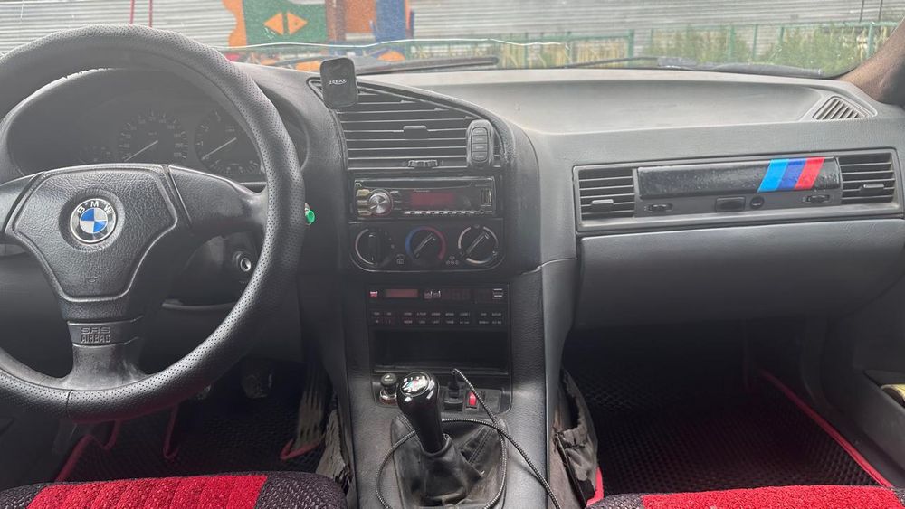 Продам автомобиль BMW E36