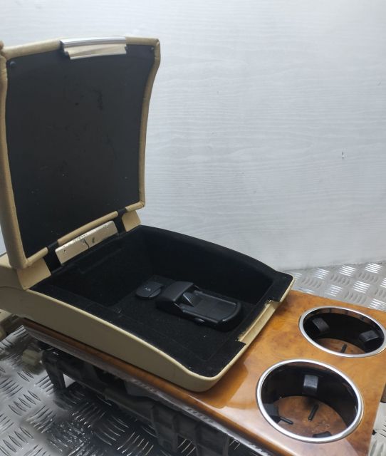 Cotiera  completa Lipsa cod Volkswagen VW Phaeton prima generatie