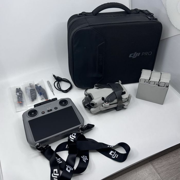 Drona DJI Mini 4 Pro Fly More Combo | 3 baterii + Telecomanda RC 2 |