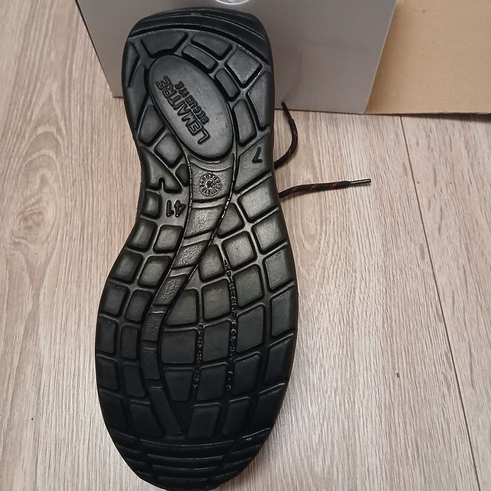 Adidasi si pantofi de protectie