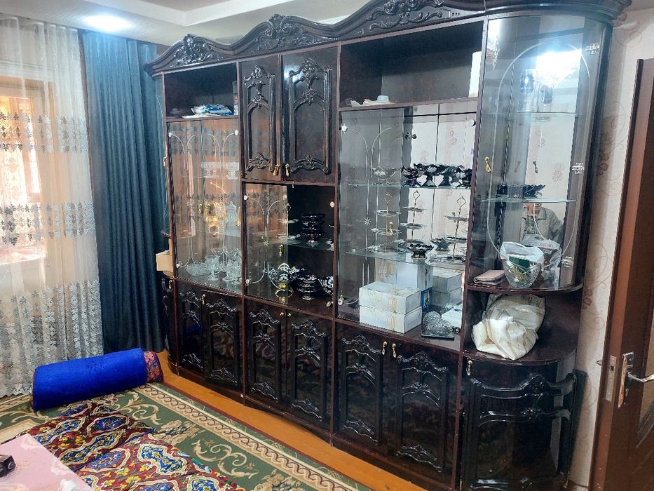 Стенка сотилади срочно