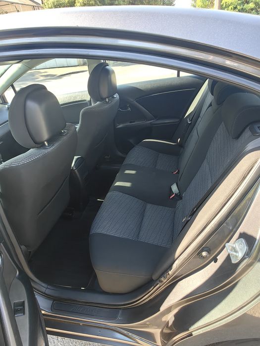 Vând Toyota Avensis T27 sedan 2.0  D-4D