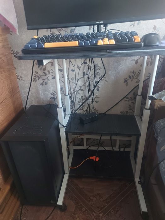 Kompyuter stoli, parta