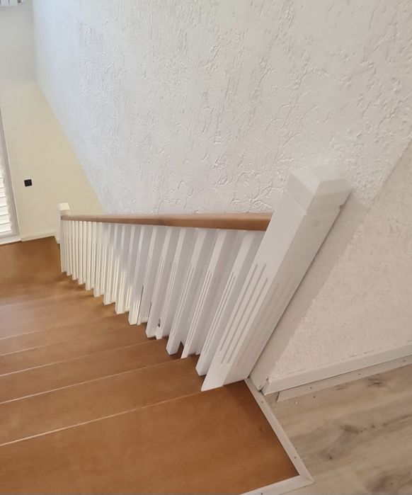 Столярный цех изготовит столбы, балясины,перила итд.