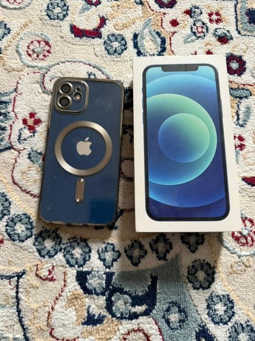 Продам айфон 12 срочно