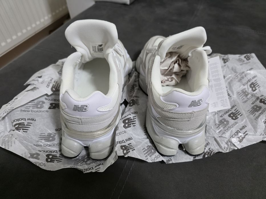 Adidasi New Balance 9060 marimea 42