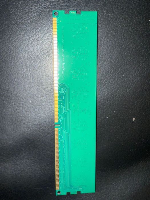 Продам 4 плашки оперативной памяти DDR3