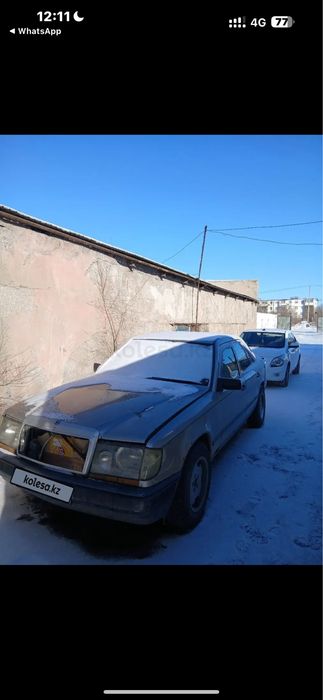 Машина Mercedes-Benz E230