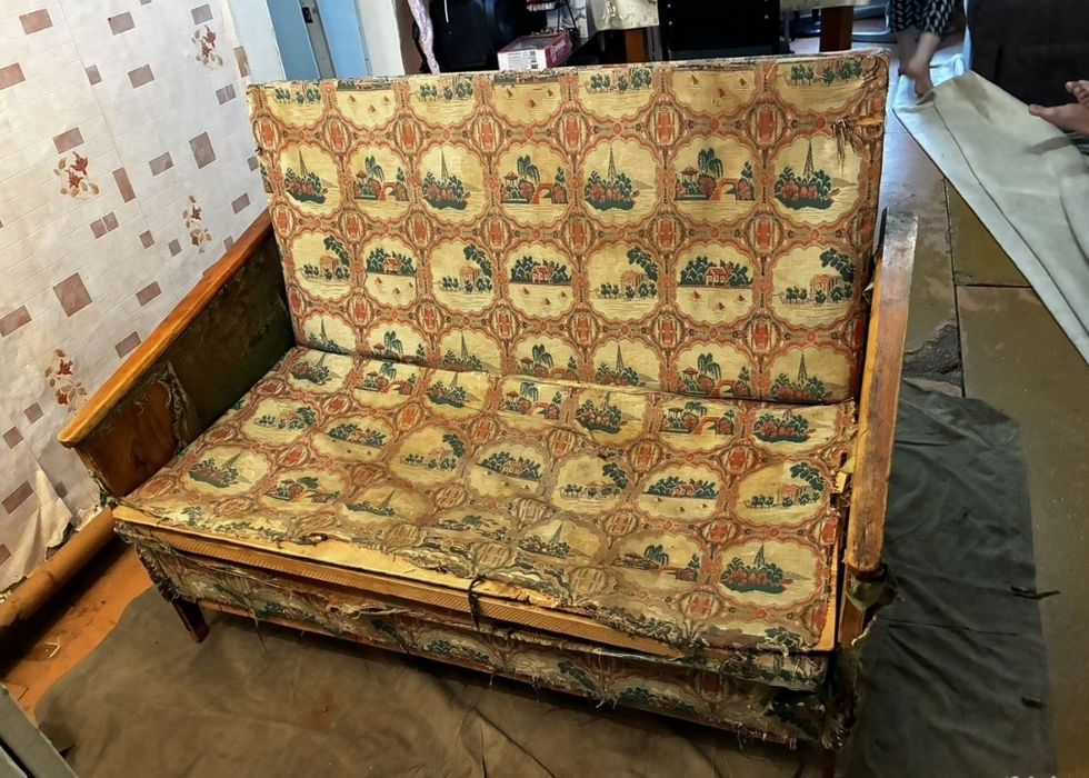 Реставрация мягкой мебели Обивка Ремонт мебели