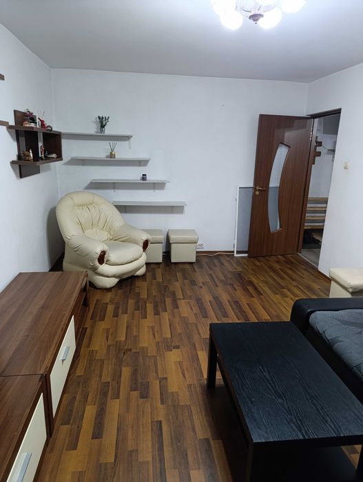 Inchiriez apartament doua camere, mobilat și utilat.