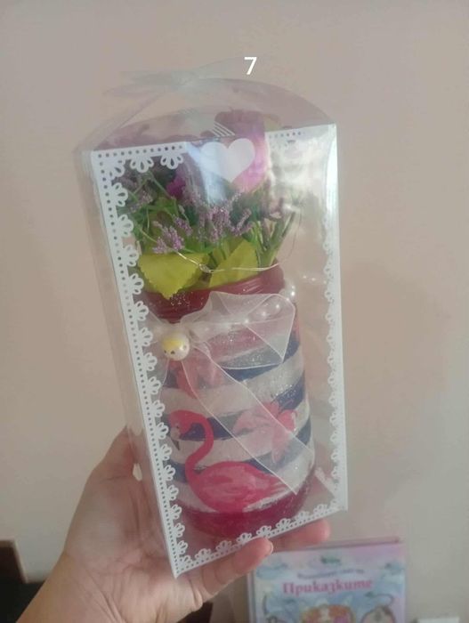 Пластмасови ,стъклен,светещи буркани