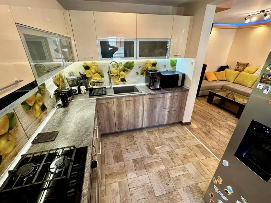 Продава се Етаж от къща в Русе, Дружба 1 - 116 кв.м за 2138 €/кв.м - Снимка #1