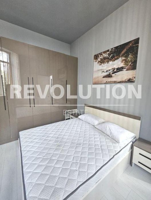 Дава се под наем Тристаен апартамент в Варна, Гръцка махала - 100 кв.м за 750 € - Снимка #2