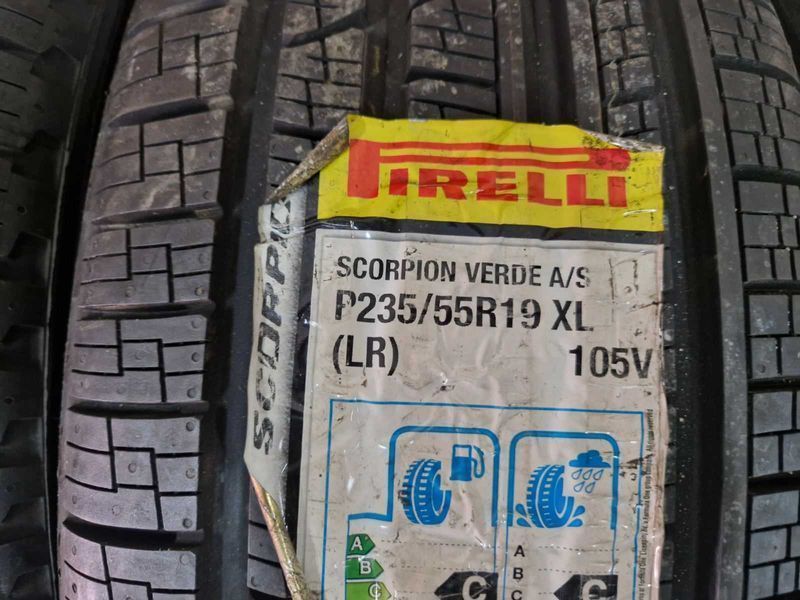4 Pirelli R19 235/55 XL
нови летни гуми DOT1717