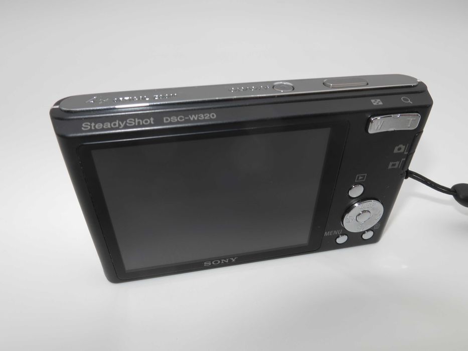 Sony Cyber-shot DSC W320 ултра компактен цифорв фотоапарат черен цвят, супер тънка дигитална камера, отлично състояние, пълен комплект, работи отлично