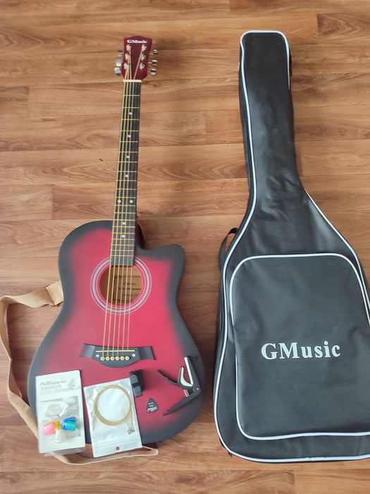 Продам гитару новая стоит просто так