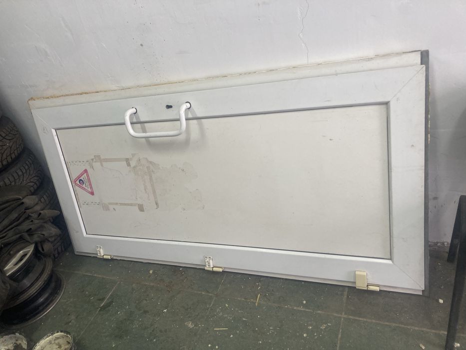 Дверь пластиковая