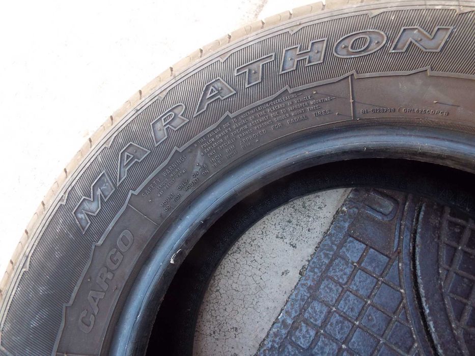 vand 2 anvelope 235/65/16C goodyear marathon pret 500ron ambele