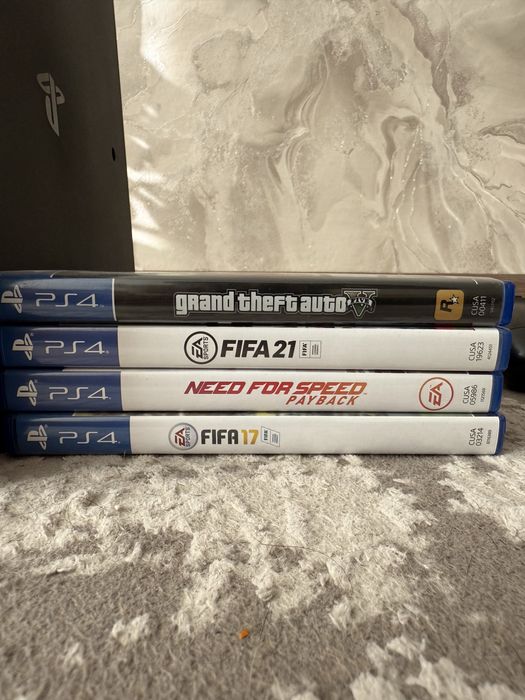 Продам PS4 Slim 500GB