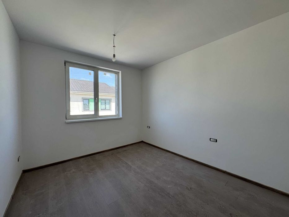 Casa insiruita Mosnita Noua langa Lidl-Penny, P+1E+Pod, 88 utili, gradina, parcare, finalizata la cheie