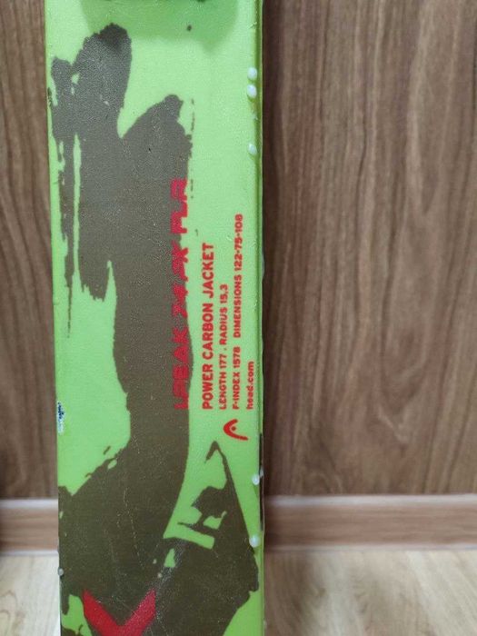 Комплект горных лыж