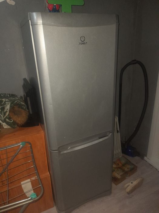 Продам холодильник