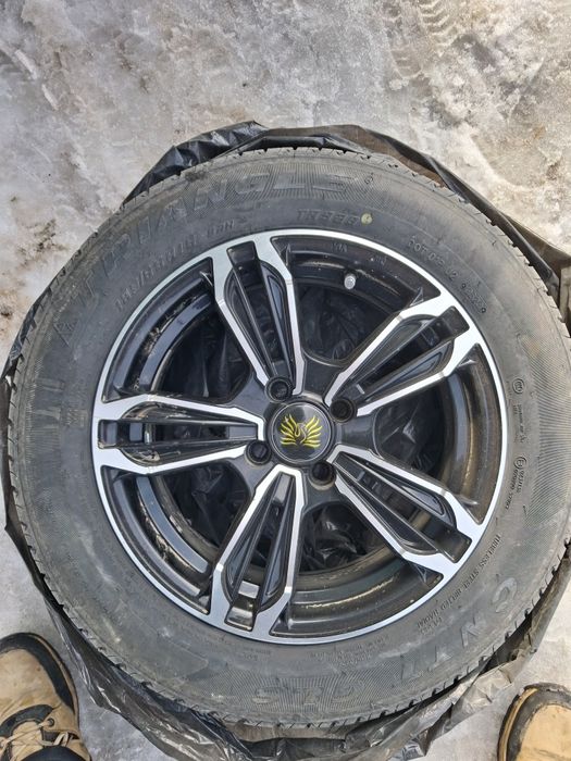 Продам комплект шины и диски
