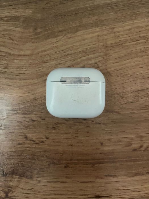 Продам  AirPods 3