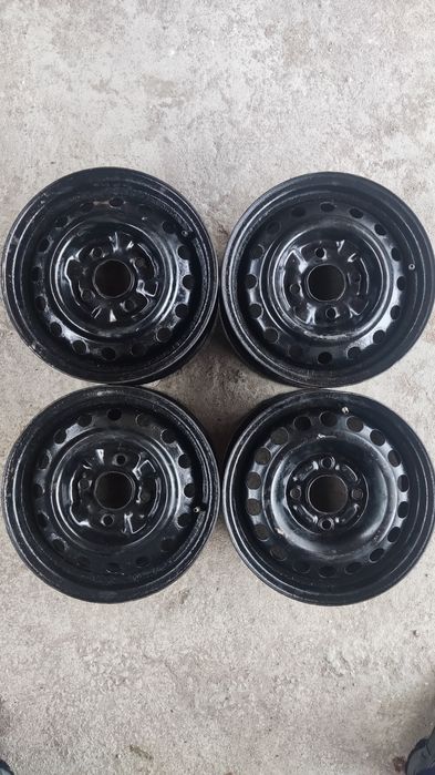 Диск 14 от Ниссан Прерия