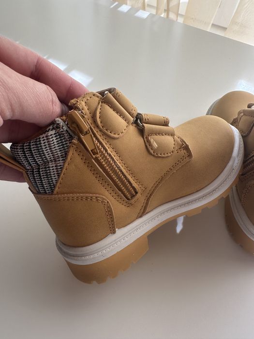 Чисто нови обувки-22 номер