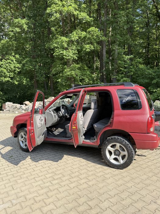 Suzuki Grand Vitara ,4x4 ,2.0 benzină ,128cai ,MIC/MARE cu reductor