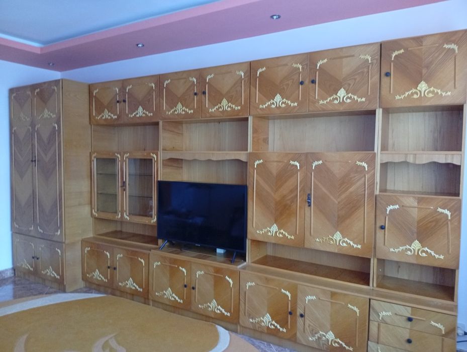 Vând mobilă living L:4300×2000 întreținută fără defecte