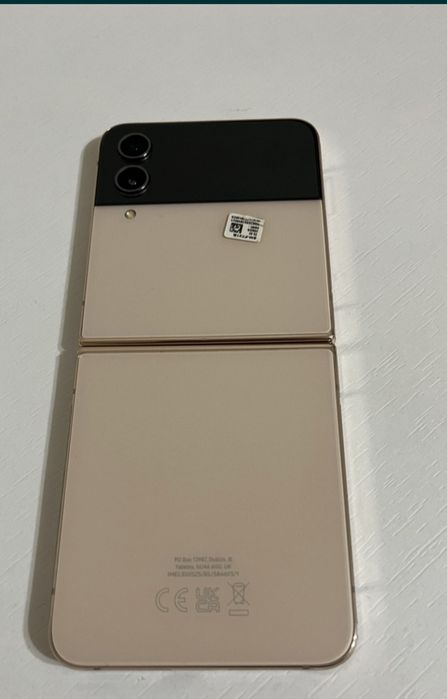 Samsung Galaxy Flip 4