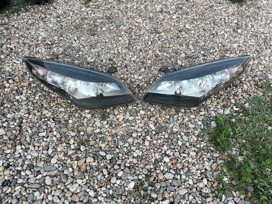 ляв и десен фар за рено меган 3 08 - 13 RENAULT MEGANE III