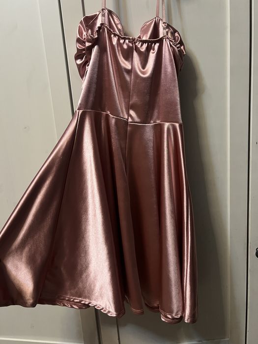Сатенена рокля- размер С