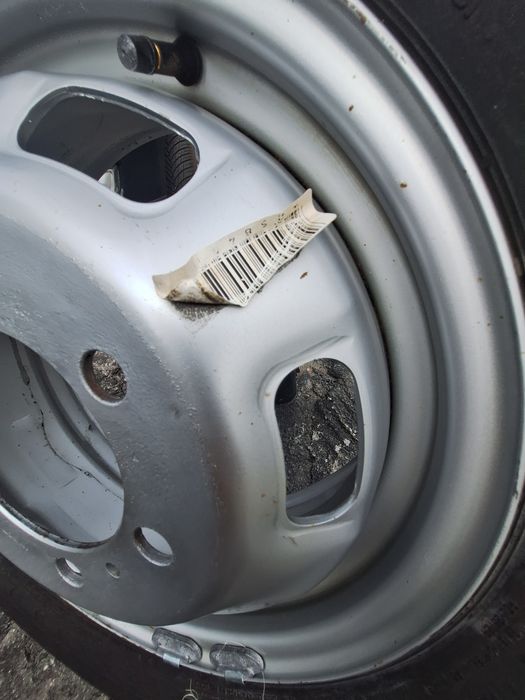 Roata, janta Iveco r16 cu anv 195/75r16C Continental