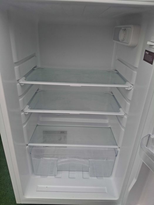 Хладилник с горна камера