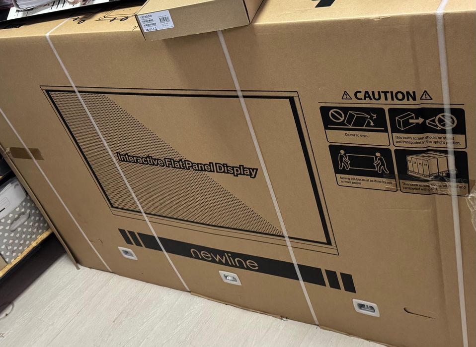 Amanet F28: Monitor tactil  NewLine TT-7522Q + PC WB5A820J