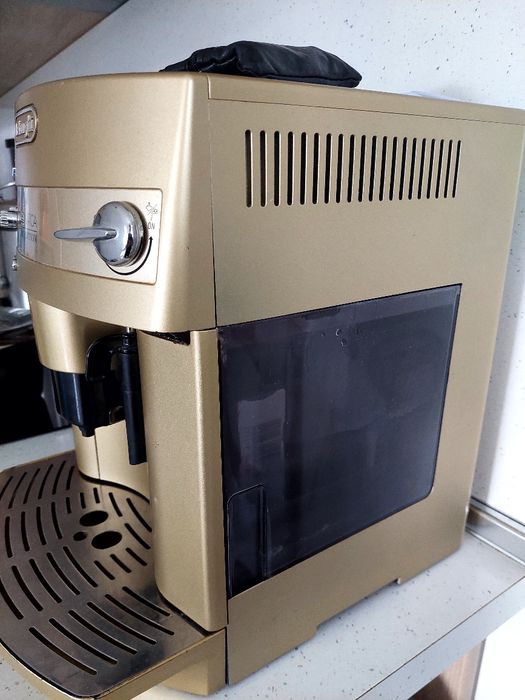 Кафе машина Delonghi magnifica
