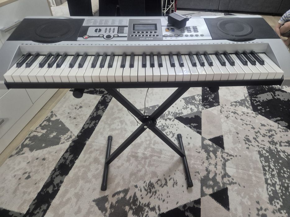 Продам Синтезатор