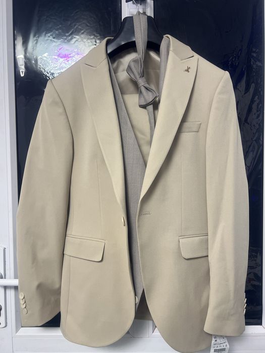 Costume barbati de vanzare