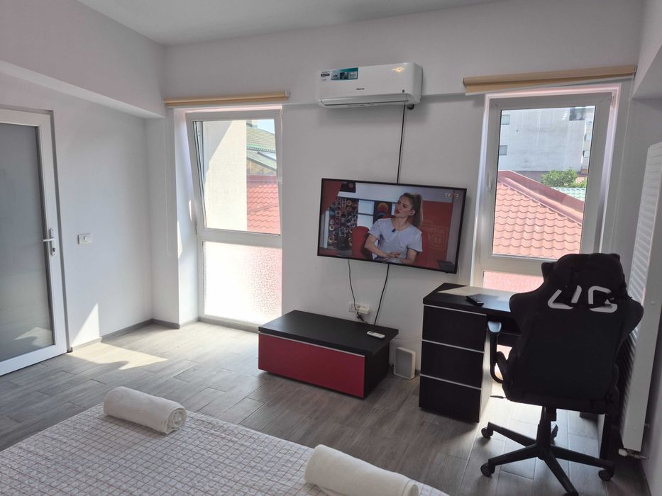 Ideal pentru studenți. Apartament complet utilat, Faleză Nord, strada Pescăruș 22A, centrală pe gaz, bucătărie proprie utilată, baie proprie, confort — fotografia 3