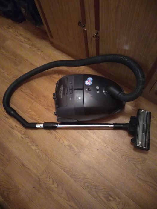 Продам пылесос LG